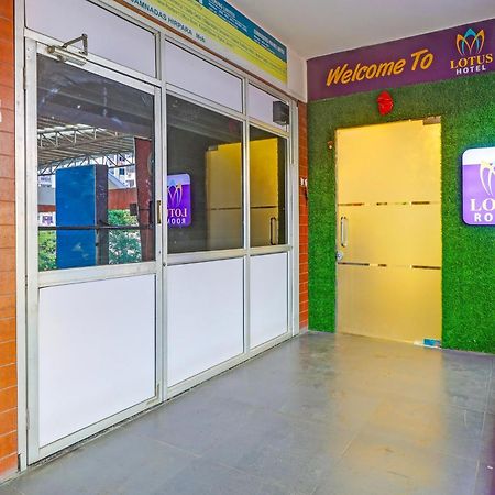 Hotel O Lotus Hotel Surat Exterior foto
