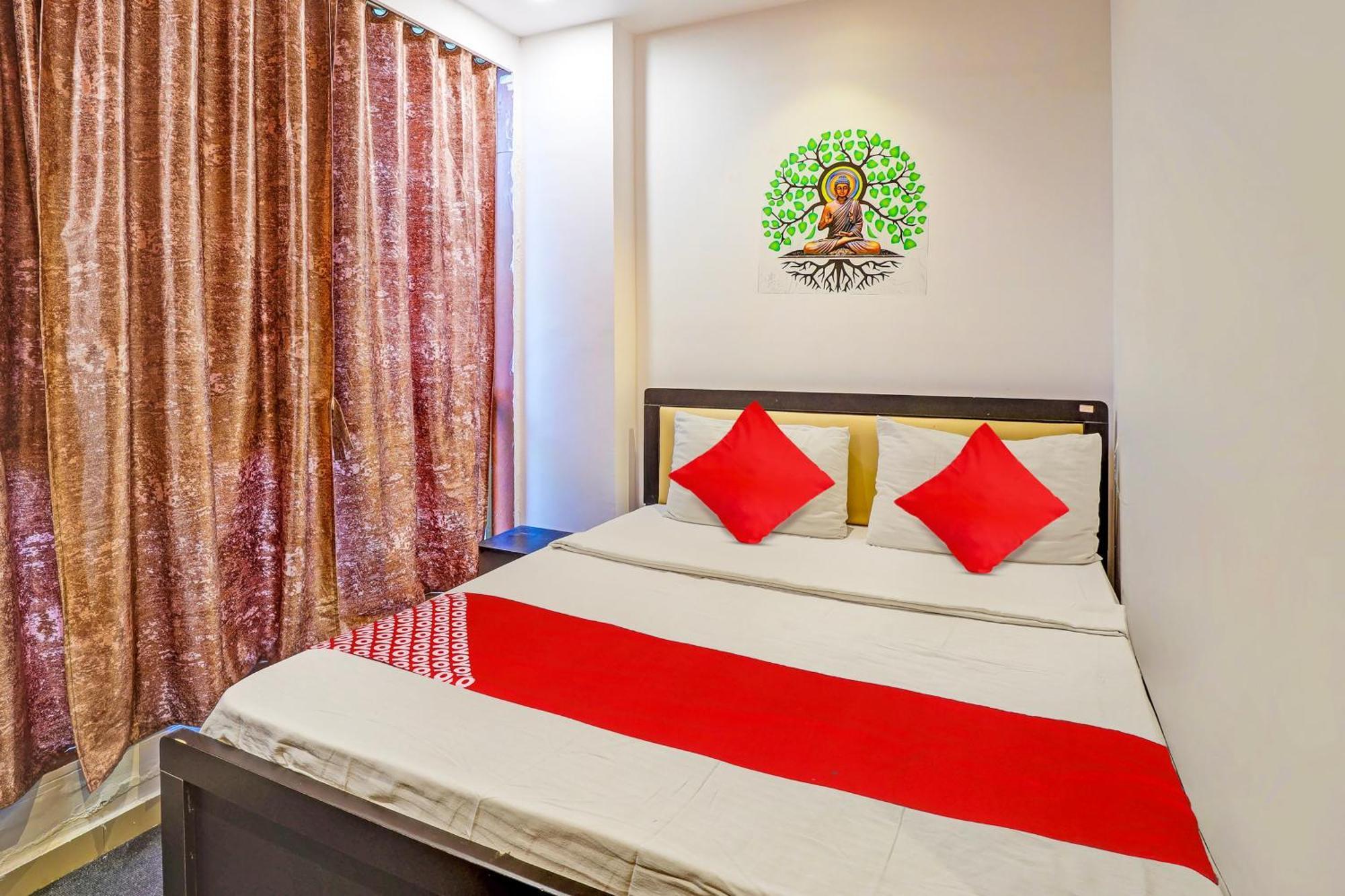 Hotel O Lotus Hotel Surat Exterior foto